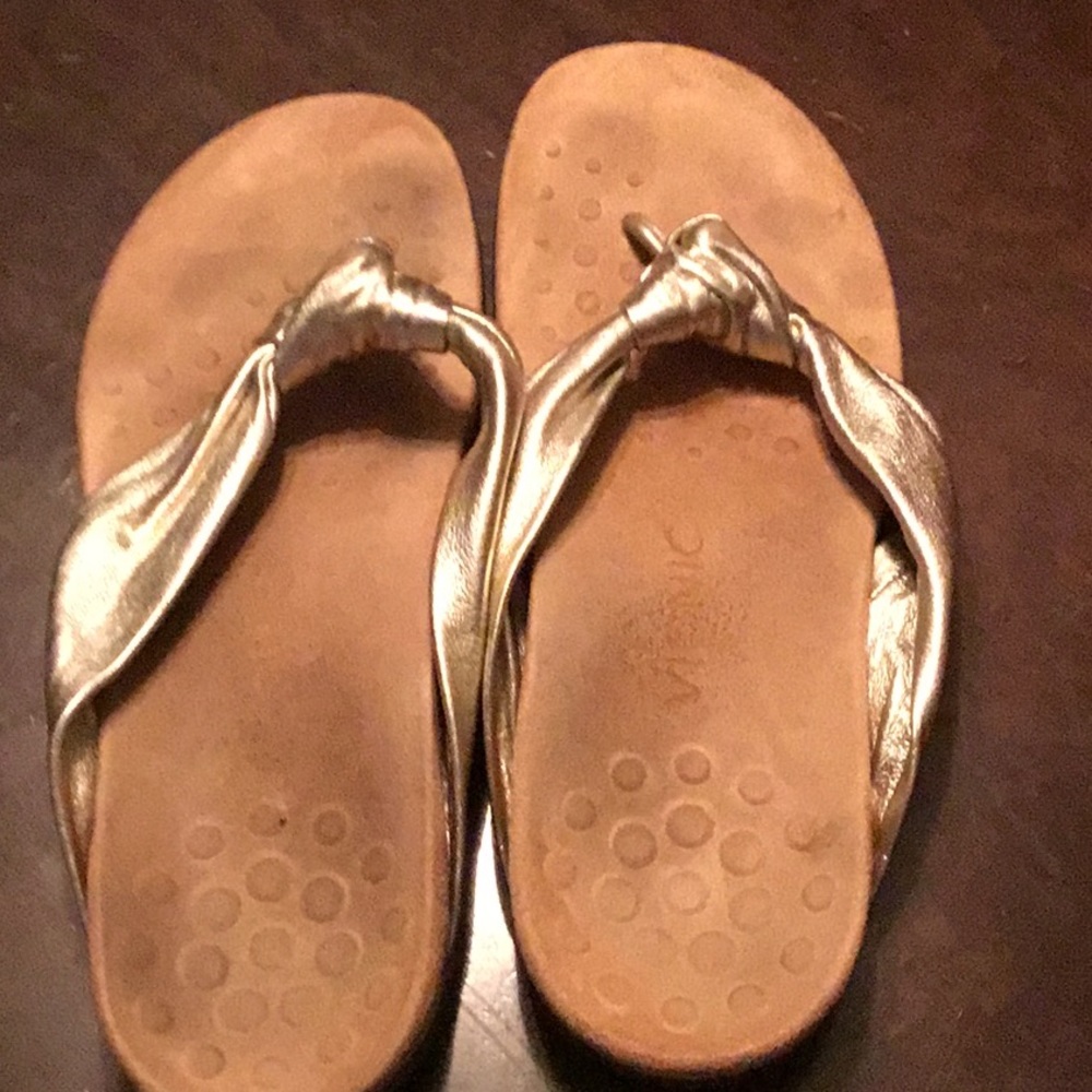 Vionic sparkling gold strapped sandals